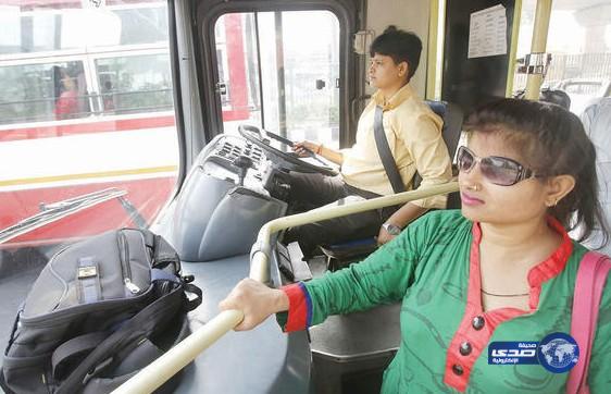 هندية تقود حافلة من أجل سلامة النساء