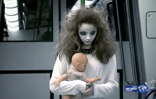 بالفيديو: شبح فتاة يثير ذعر ركاب مترو الأنفاق