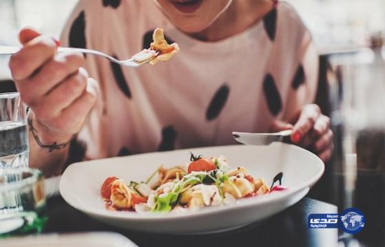 العشاء المتأخر يرفع خطر الإصابة بسرطان الثدي