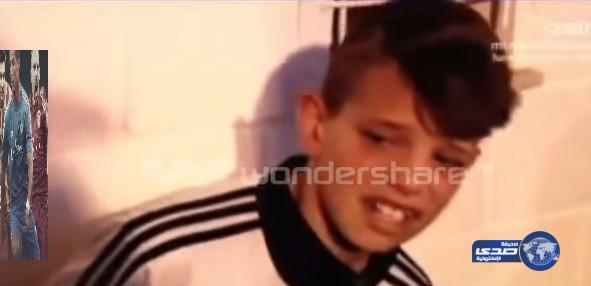 رونالدو يهدي قميصه لطفل بعد أن أصابه في وجهه أثناء تدريبات الإحماء