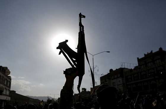 «القاعدة» تسيطر جزئياً على مدينة المكلا في جنوب اليمن