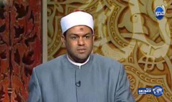 بالفيديو: الدكتور محمود عابدين تشغيل القرآن بالمنزل في عدم وجود صاحبه يجلب الجن