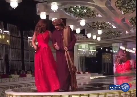 بالفيديو:عبدالله بالخير يرقص ويغني مع نجوى كرم