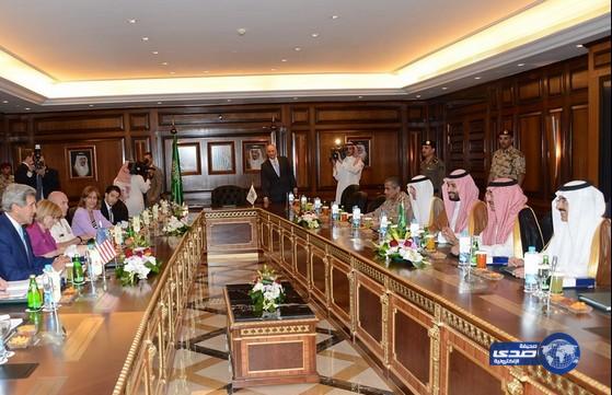 سمو ولي العهد يستقبل وزير الخارجية الأمريكي