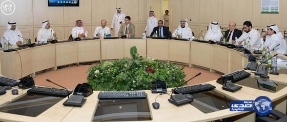 مدير جامعة أم القرى يلتقي الوفد العلمي من كلية الطب بالكلية الجامعية بلندن