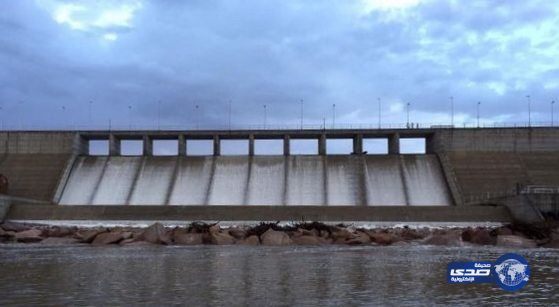 فجر الجمعة : أمطار غزيرة جنوب بيشة وفيضان سد وادي هرجاب
