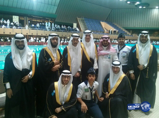 &#8221; آل عكشان &#8221; يشارك طلابه فرحتهم بمناسبة تخرجهم من جامعة الملك سعود‎