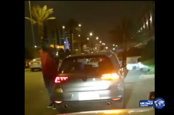 فيديو: حارس الهلال خالد شراحيلي يدخل في مشادة مع مواطن أمام زوجته