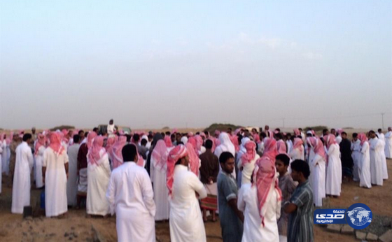 بالصور.. جموع من المواطنين والمقيمين تشارك في تشييع الشهيد العارجي بجازان