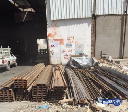 إغلاق مصانع أخشاب ومحلات الاسفنج بمكة (صور)‎