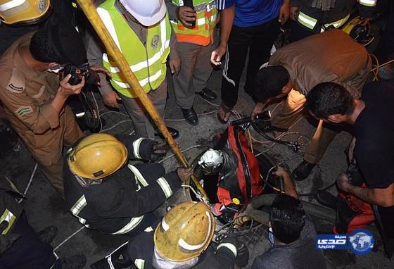 مدني جدة ينتشل جثمان طفل من داخل خزان صرف صحي