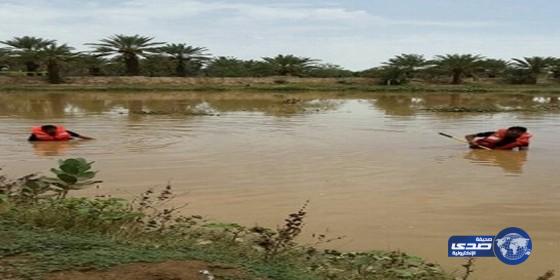 انتشال جثة طفل غرق بمستنقع داخل مزرعة والده ببيشة