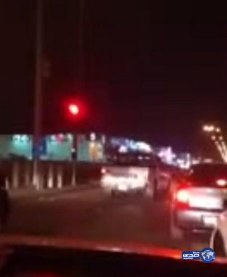 بالفيديو:مواطنة تنتقم من زوجها وتكبده مخالفات ساهر ليلة زفافه بأخرى‎