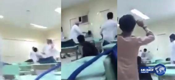 بالفيديو: معلم يضرب طالباً ضرباً مبرحاً وتعليم مكة تحقق