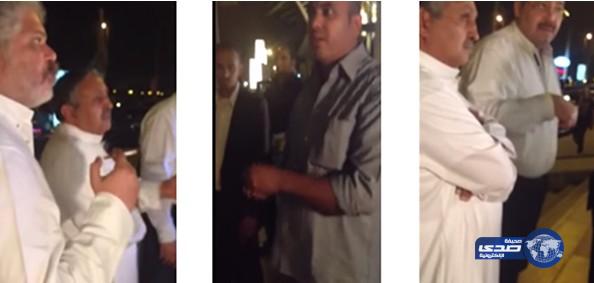 بالفيديو: موظف يمنع سعودي وعائلته من دخول مطعم في مصر