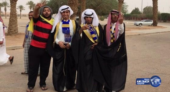 جماهير نصراوية تزف فريقها بالبشت في الدرّة