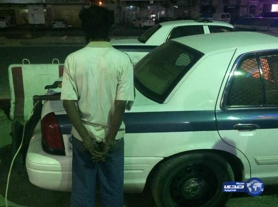 دوريات أمن الرياض توقع بلص الكيابل النحاسية‎