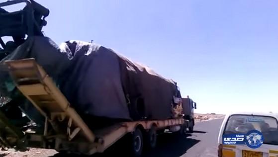 بالفيديو: الحوثيون ينقلون صواريخ &#8220;سكود&#8221; إلى الحدود مع المملكة