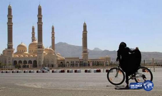 فتيات يمنيات يلجأن الى تعلم الدراجات الهوائية بسبب انعدام النفط