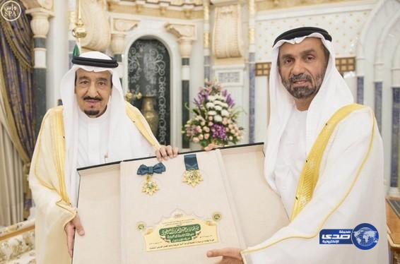 خادم الحرمين يتسلم وسام «البرلمان العربي» لمواقفه الشجاعة من قضايا الأمة