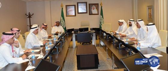 المشرف العام على مركز الملك سلمان للإغاثة والأعمال الإنسانية يستقبل مدير معهد الإدارة