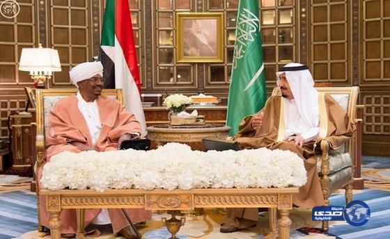خادم الحرمين الشريفين يعقد اجتماعاً مع فخامة الرئيس السوداني