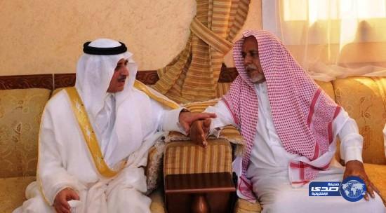 أمير تبوك ينقل تعازي القيادة لأسرة مبتعث توفي في حريق بأمريكا