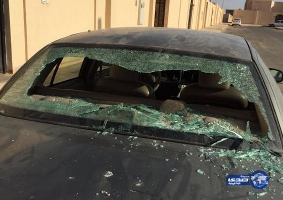 معلم يتفاجى بتكسير زجاج سيارته قبل بدء الاختبارات