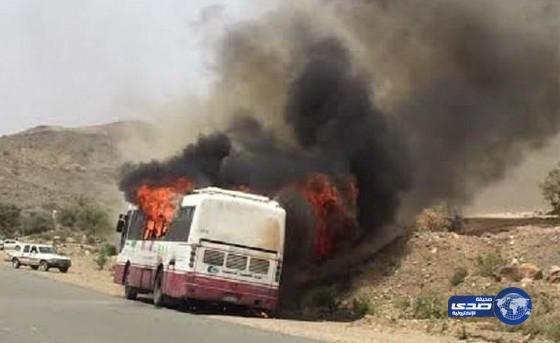 نيران تلتهم حافلة طالبات في بلقرن وقائدها يخليها