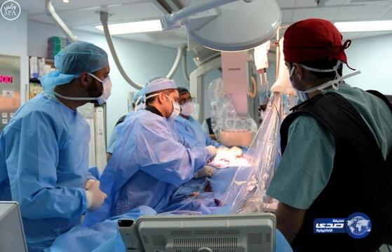مركز القلب بالمدينة المنورة يجري عمليتين جراحيتين