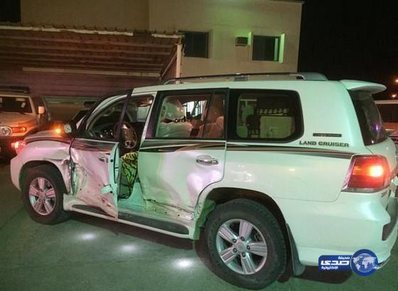 بالصور…. ضَبْط مواطن حاول إطلاق النار على الدوريات بطريق “الخميس – الرياض”