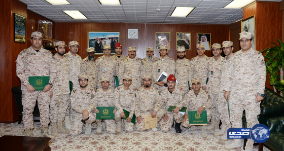 رئيس الجهاز العسكري بالحرس الوطني يستقبل الضباط الحاصلين على دورة القيادة والأركان
