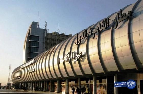 مصر تحبط محاولة تهريب خمس عملات أثرية بصحبة راكب إيطالي