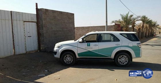 ضبط عمالة تخزن وتسوق مواد بترولية مجهولة المصدر في بريدة