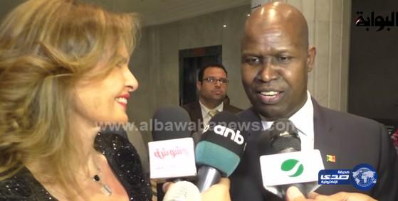 بالفيديو.. يسرا منفعلة على صحافي “اسكت عشان تفهم يخرب بيت مخك”