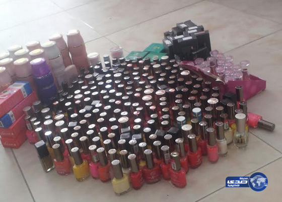 بلدية الداير تصادر مستحضرات تجميل منتهية الصلاحية