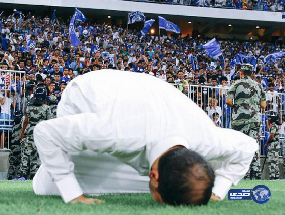 فرحة الحميداني بسجدة شكرلله ..