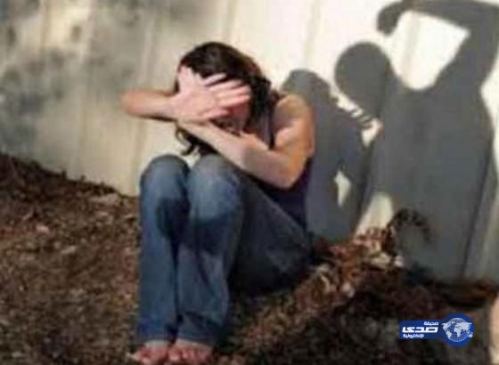 شابان يختطفان خادمة ويغتصبانها داخل سيارة