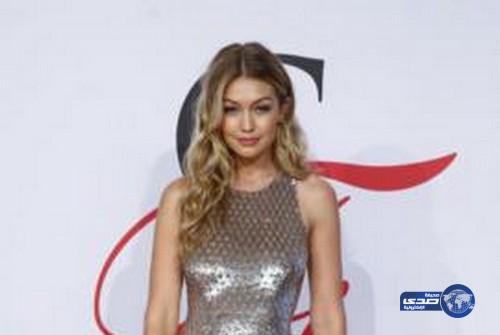 عارضة أزياء فلسطينية تسرق الاضواء من نجمات هوليوود