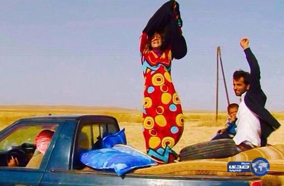 بالفيديو والصور : سوريات يخلعن الحجاب احتفالا بالتحرر من سيطرة داعش