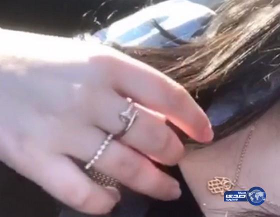 فتاة كويتية تخرج في فيديو تستعرض جسدها مع السائق!