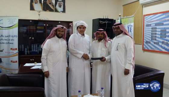 فريق العيون التطوعي يطلق برنامج تكريم الطلاب المتفوقين