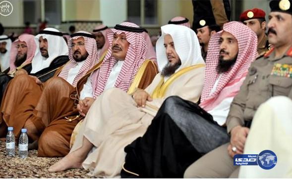 أمير الباحة يحضر محاضرة للشيخ المغامسي