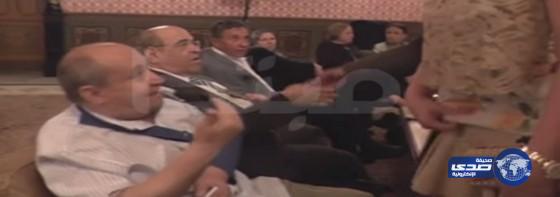 بالفيديو.. بسبب فستانها القصير.. وحيد حامد لإيناس الدغيدى: “انتي فرسة قدامي”