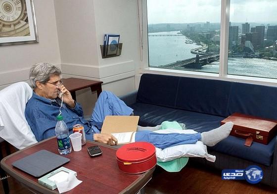 كيري يخرج من المستشفى بعد أسبوعين من إصابته