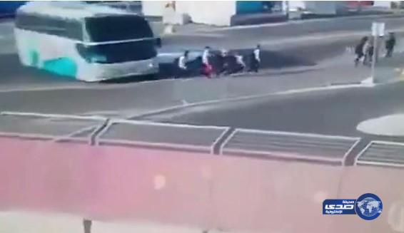 بالفيديو: حافلة تدهس فريق السباحات النمساويات في أذربيجان