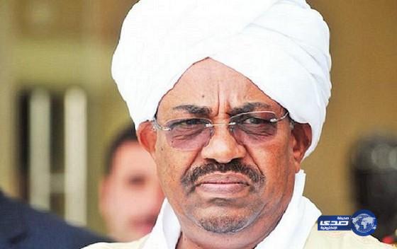 محكمة في جنوب أفريقيا تأمر بمنع البشير من المغادرة