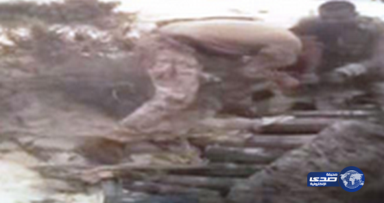 بالفيديو.. القوات البحرية تعثر على صواريخ ومقذوفات خبأها الحوثيون في جزيرة حدودية