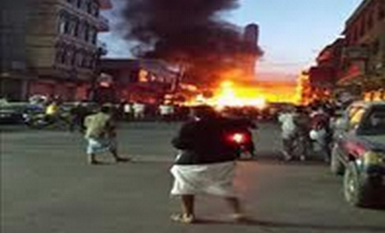 مسؤول: عشرات القتلى والجرحى في انفجارات باليمن تستهدف مساجد ومقرا للحوثيين