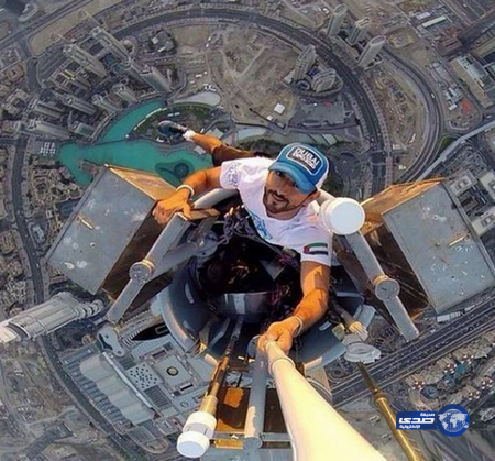سيلفي من أعلى نقطة في برج خليفه..